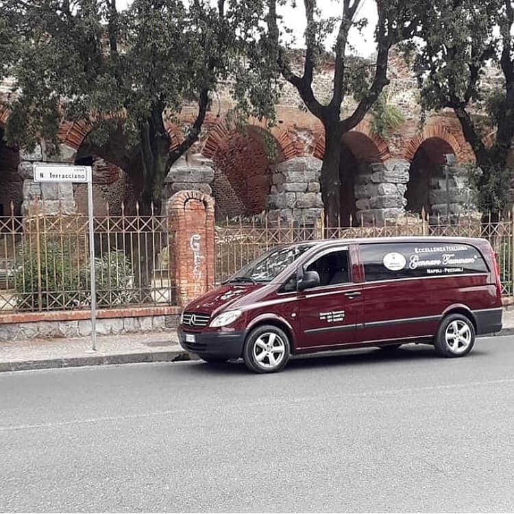 Furgone per trasporto funebre Gennaro Tammaro Napoli e Pozzuoli